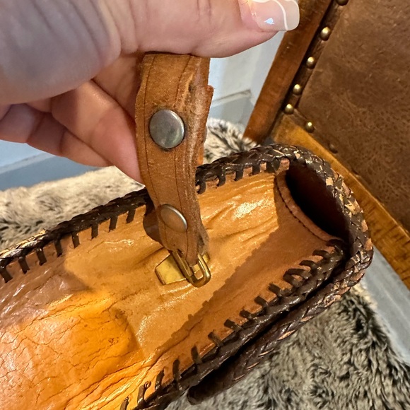 RARE Vintage Hand Tooled Brown Hand Painted Floral 2 Snap Adjustable Hand Bag - Picture 3 of 7